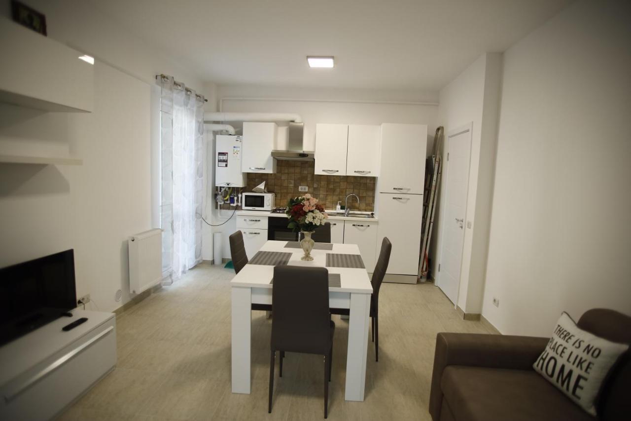 Lar Apartment Focsani Exterior photo