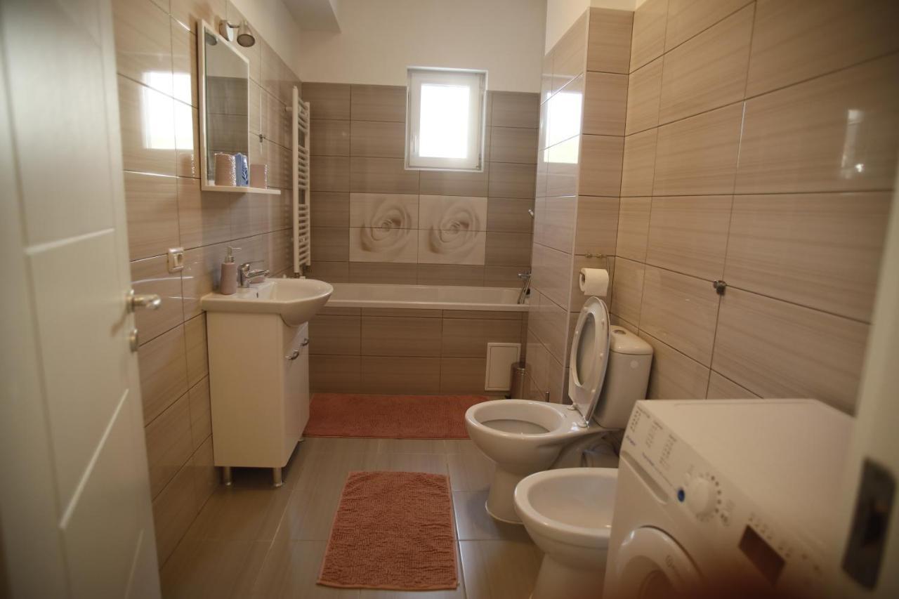 Lar Apartment Focsani Exterior photo